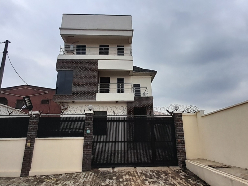 2 Bedroom Detached House with a room BQ