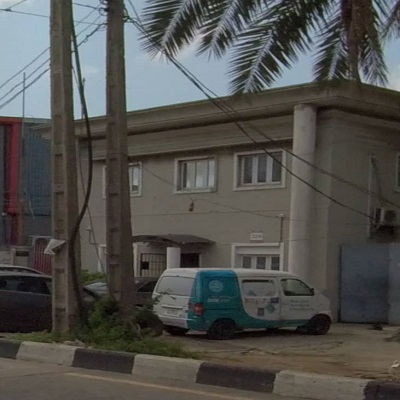 A COMMERCIAL BUILDING ON 2 FLOORS AFFORDING VARIOUS SIZE OF OFFICE & SHOP SPACE.  (5 TENANTS).