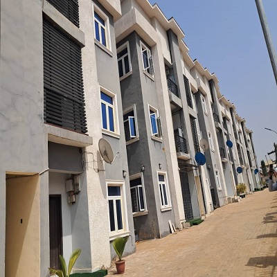  4 BEDROOM TOWN HOUSE