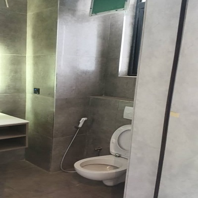 4 BEDROOM AUTOMATED RESIDENTIAL APARTMENT, WITH 2 ROOM BOYS QUARTER LOCATED ON THE FIFTH (5TH) FLOOR