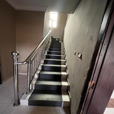 4 BEDROOMS FULLY DETACH HOUSE