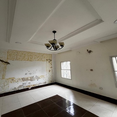 4 BEDROOMS FULLY DETACH HOUSE