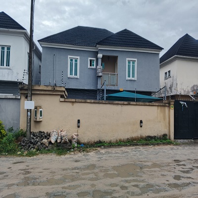 4 BEDROOMS FULLY DETACH HOUSE