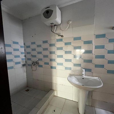 4 BEDROOMS FULLY DETACH HOUSE