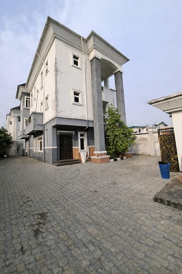 4 bedroom detached duplex with a room Bq 