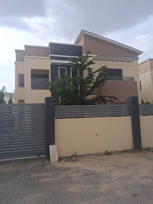 5 Bedroom Detached house with one room Boy quarter